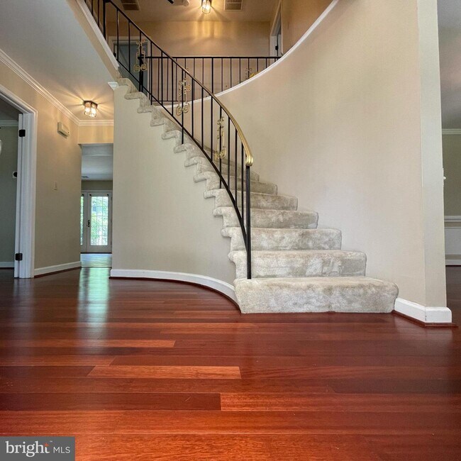 Building Photo - 3220 Aquia Dr