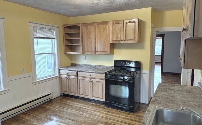 Building Photo - 90 Boylston St