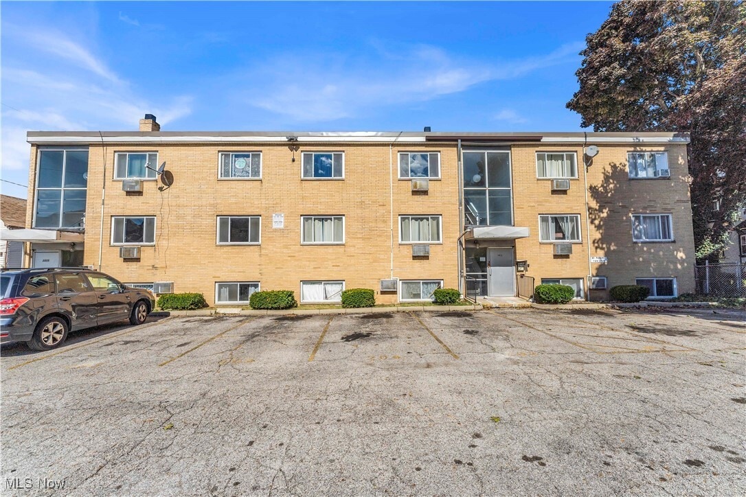 Foto principal - 1415 Wyandotte Ave