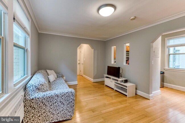 Foto del edificio - 1363 K St SE