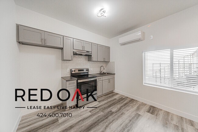 Foto del edificio - 8123 Langdon Ave