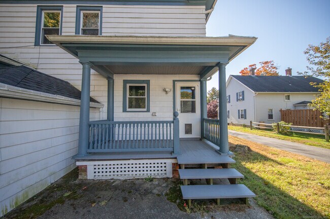 Building Photo - 32-34-34 Linnell St