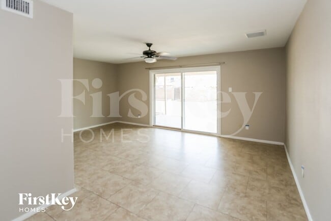 Building Photo - 2037 W Rancho Dr
