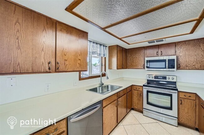 Building Photo - 3866 Harmony Avenue