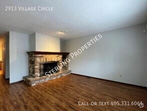Building Photo - 2913 Village Cir