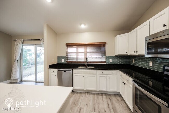 Foto del edificio - 3 br, 2 bath House - 6140 Laurelwood Drive...