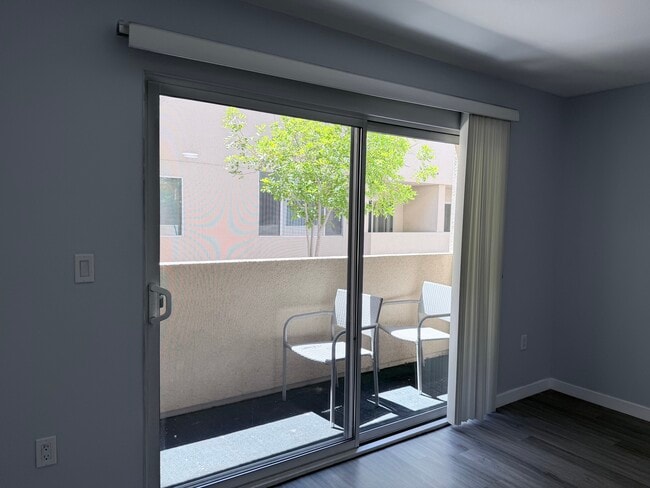 Building Photo - 4501 Cedros Ave