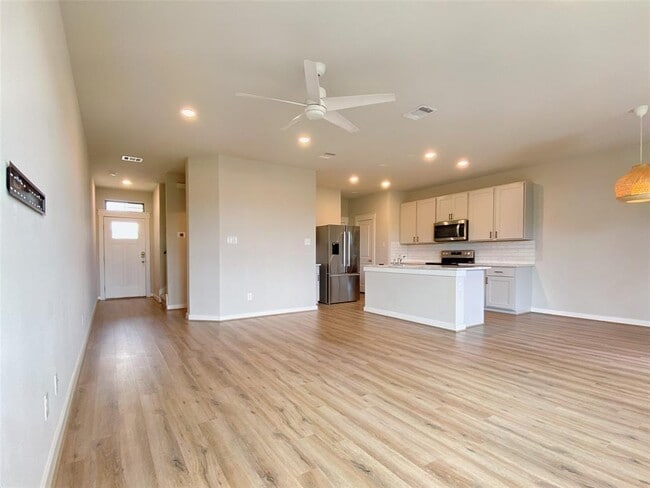 Foto del edificio - 465 Fieldwood Dr