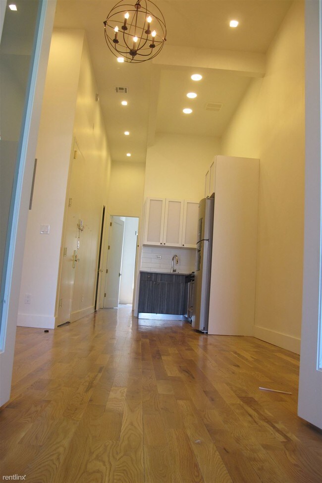 Building Photo - 97 Himrod St