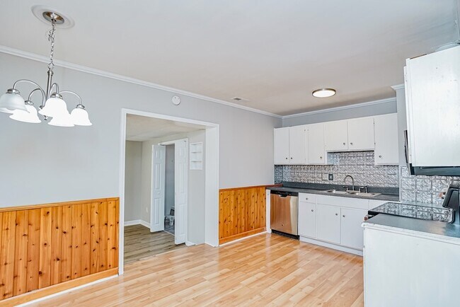Building Photo - 123 Swinton Dr