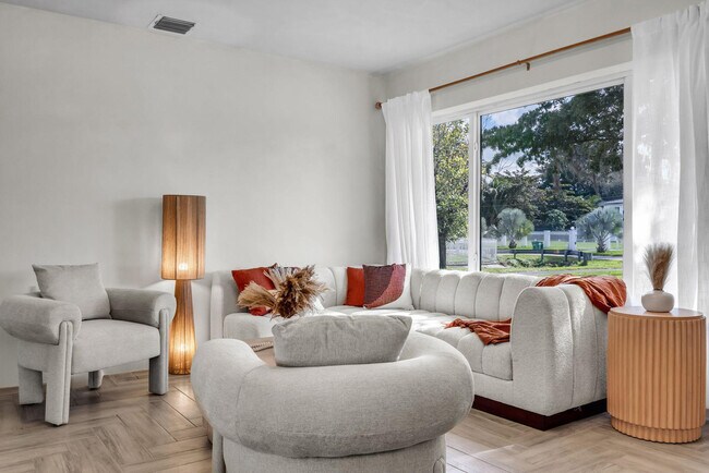 Foto del edificio - 535 N Biscayne River Dr