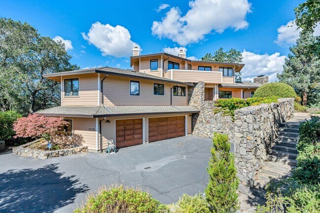 Foto del edificio - Custom built 3 bdrm 2.5 bath Browns Valley...