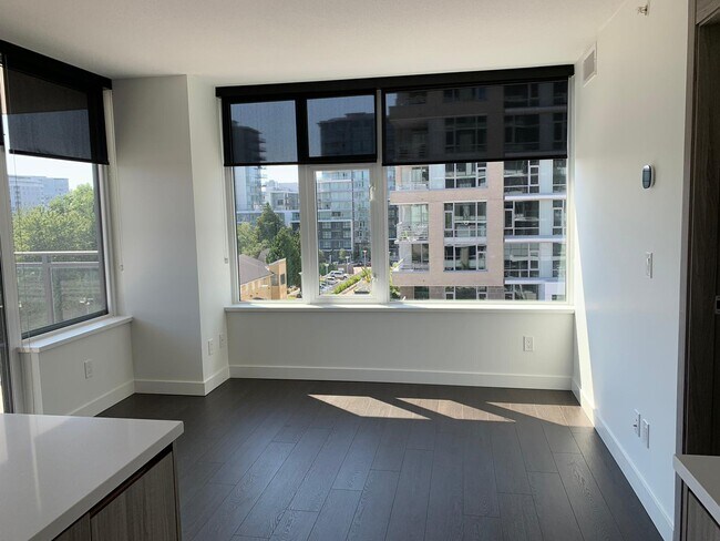Building Photo - 503-8800 Hazelbridge Way