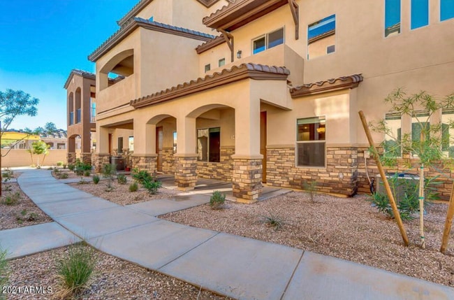 Front Entrance - 2821 S Skyline