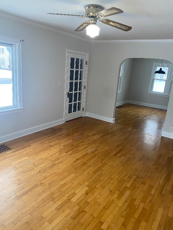 Foto del edificio - 529 E Broad St