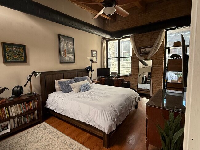 Foto del edificio - 420 W Ontario St