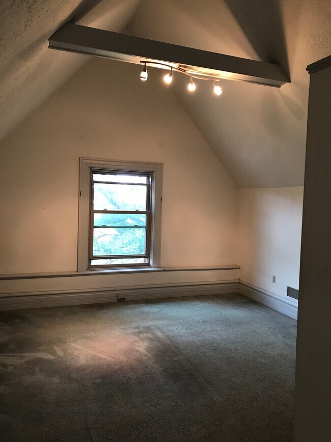 Dormitorio - 447 S Atlantic Ave