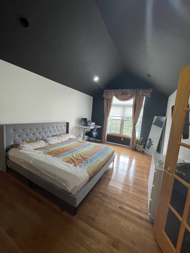 Master bedroom - 146 Wallace Ct