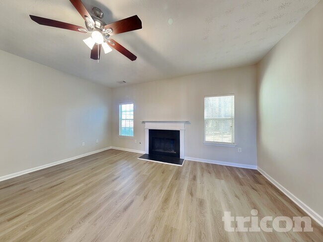 Foto del edificio - 70 Emerson Trail