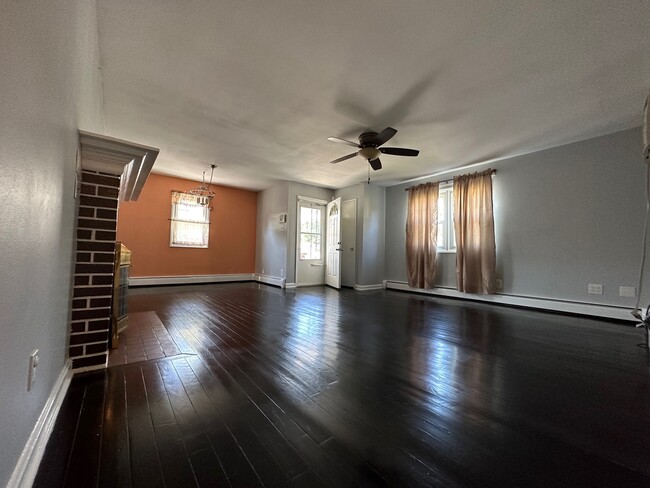 Living Room & Dinning Room Area - 3820 Eunice Ave