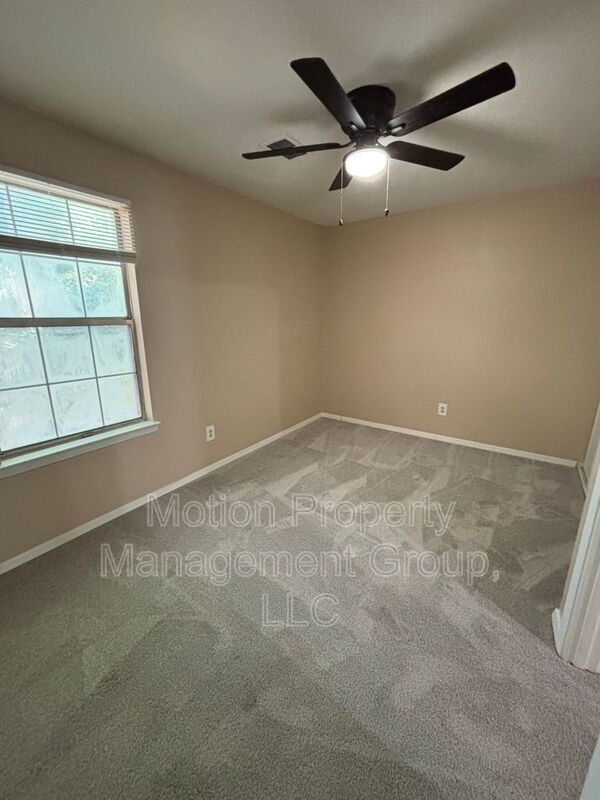 Building Photo - 450 Prince of Wales