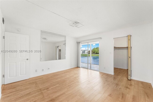 Building Photo - 4301 Martinique Cir