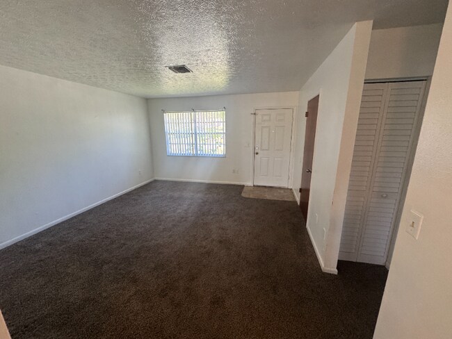 Foto del edificio - 21514 Campbell Dr