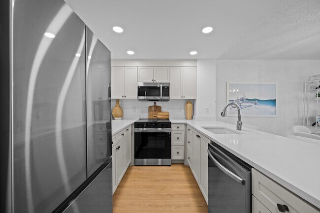 Building Photo - 3540 S Ocean Blvd