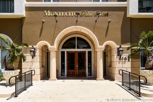 Foto del edificio - 616 Clearwater Park Rd