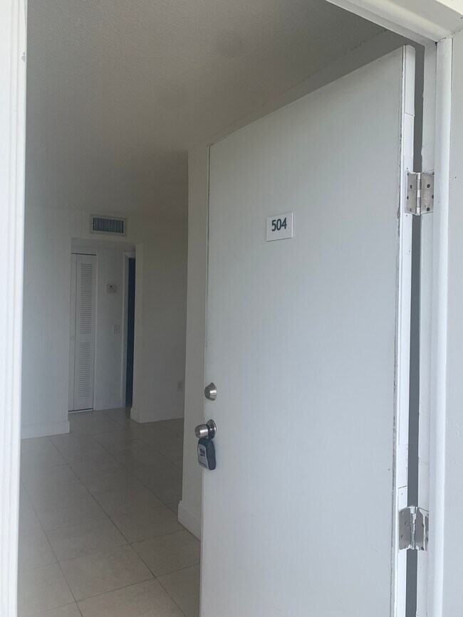 Entrance - 1801 S Treasure Dr