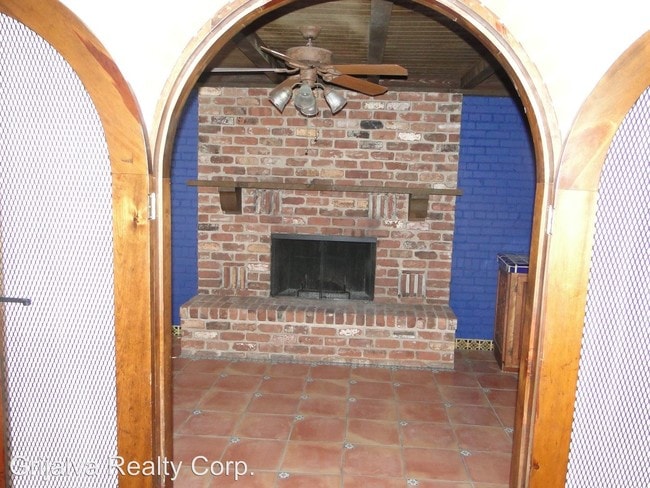 Building Photo - 3 br, 2 bath House - 4809 E Cooper St