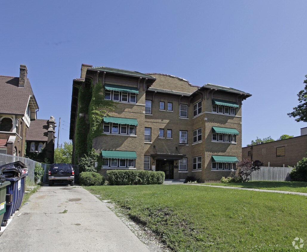 Building Photo - Rundolph Grand Manor Apartments
