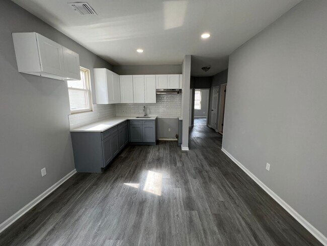 Foto del edificio - 141 Goodwin Ave