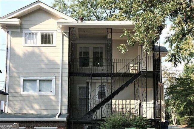 Building Photo - 505 8th St NE
