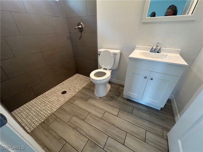Foto del edificio - 4738-4740 13th St SW
