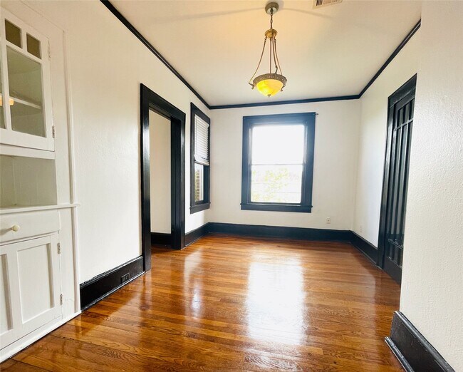 Foto del edificio - 614 Peden St