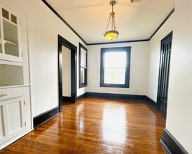 Building Photo - 614 Peden St