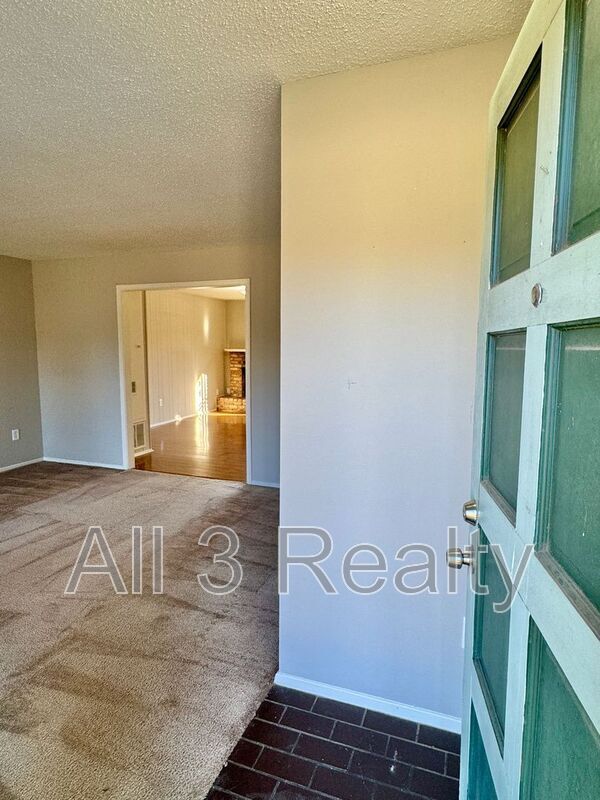 Building Photo - 6204 Lycoming Rd