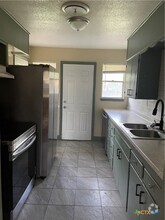 Building Photo - 2512 Live Oak Dr