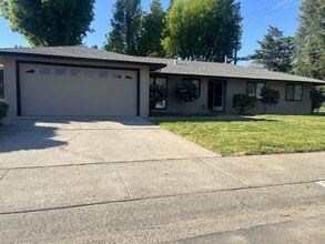 Building Photo - 800 Andrew Dr