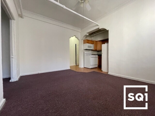 Building Photo - 4119 N Kenmore Ave