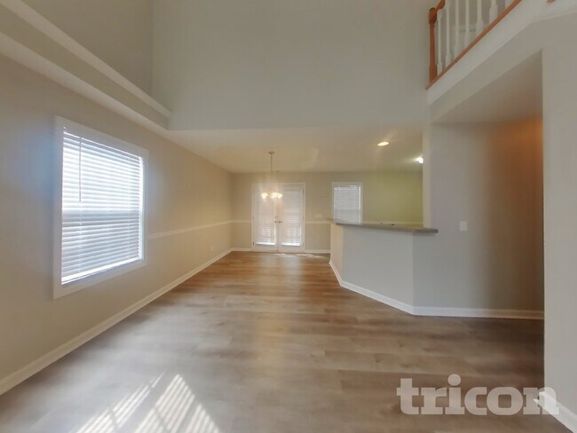 Building Photo - 320 Providence Rd