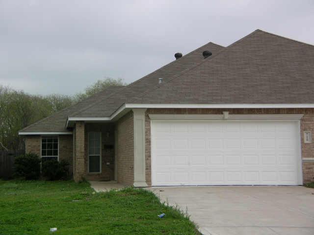 Foto principal - 710 Kingston Dr