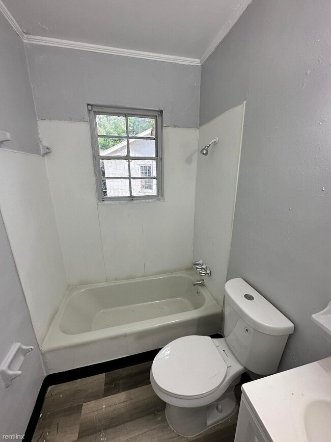 Foto del edificio - 3 br, 1 bath House - 20 Burgess Court