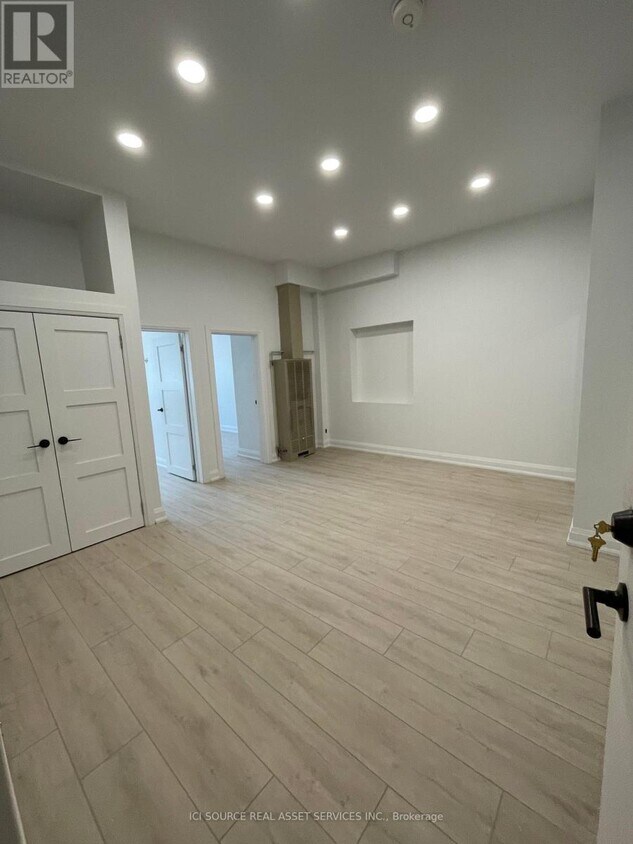 Photo principale - 754-754 Queen St E