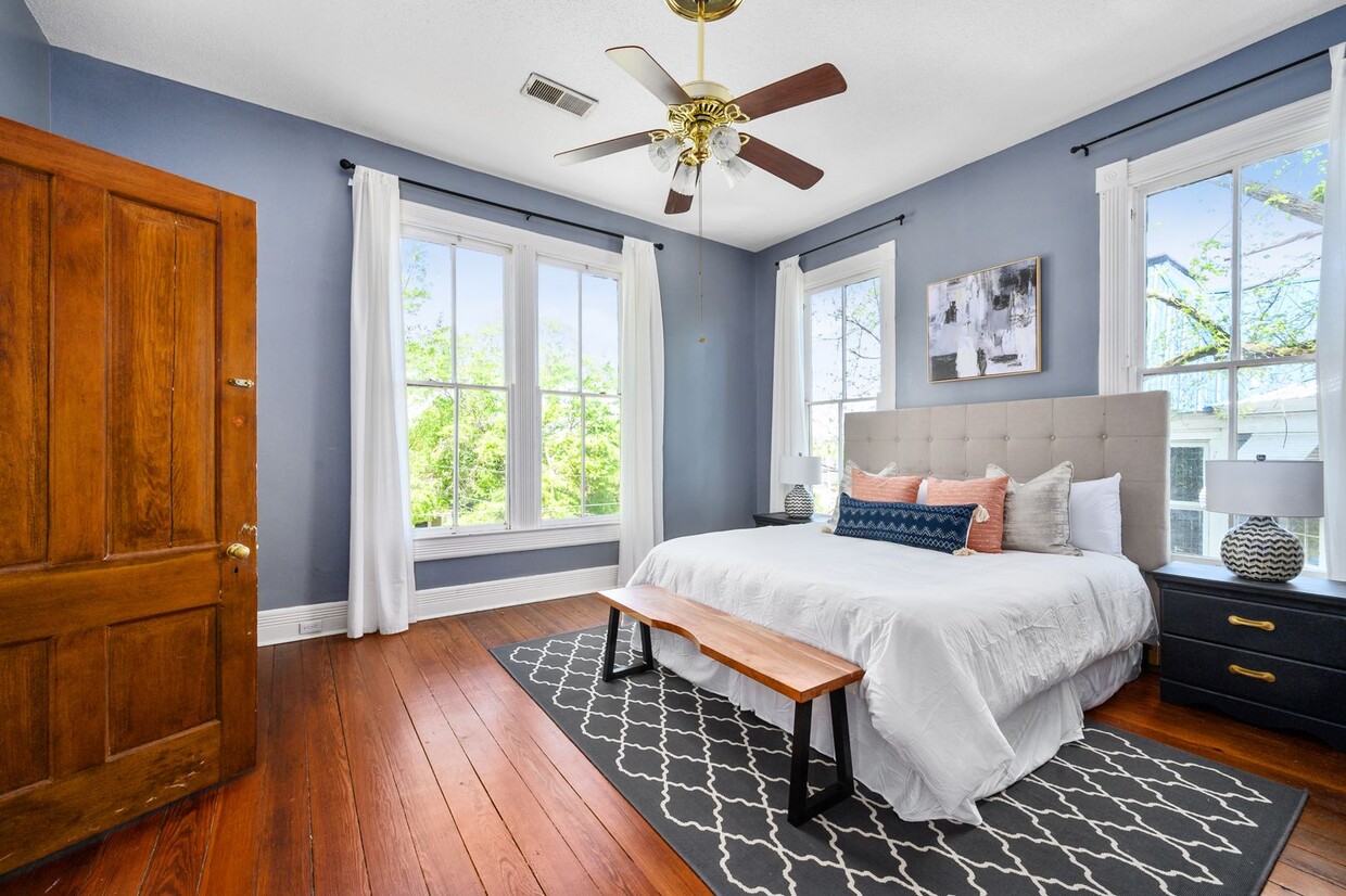 Foto principal - 664 Arlington Pl