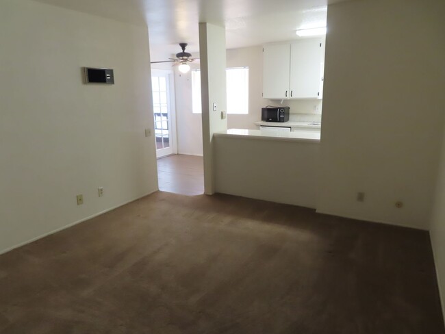 Foto del edificio - One Bedroom Condo in Point Loma with Two P...