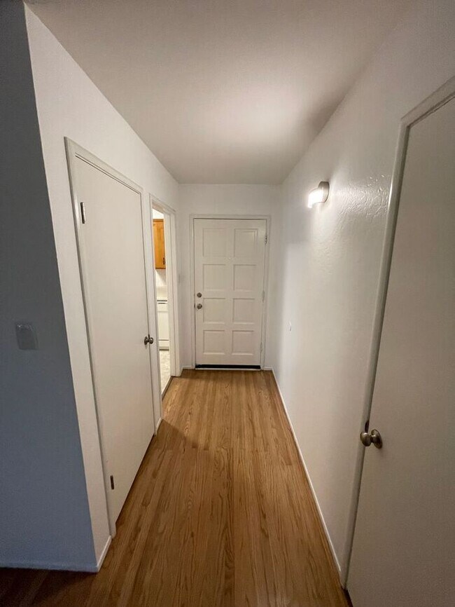 Foto del edificio - 3 bedroom 2 bath Beautiful House on a corn...