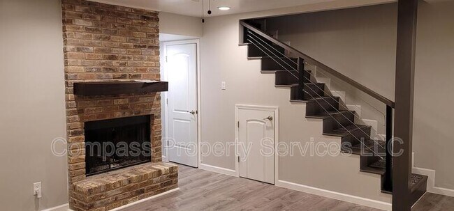 Building Photo - 1421 S 12th St