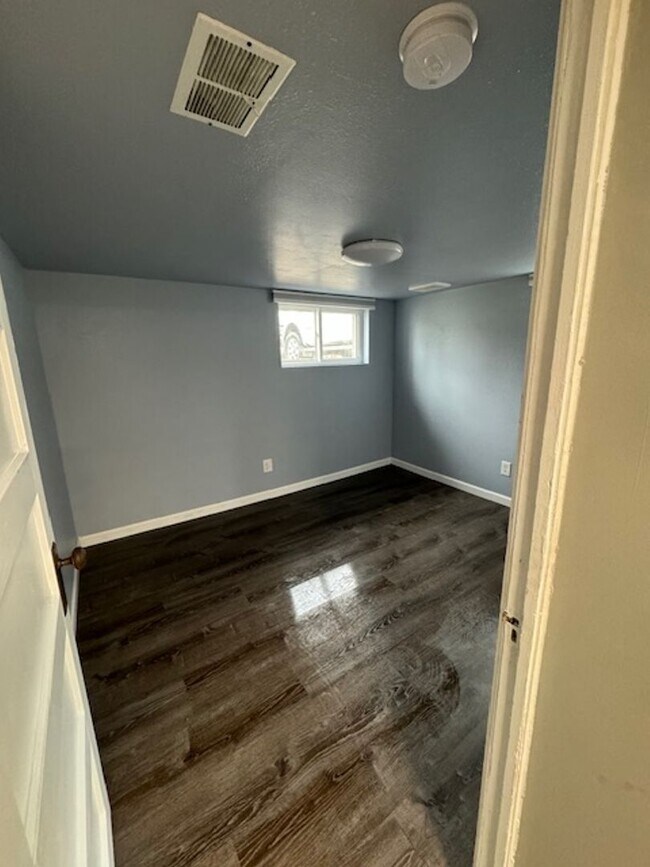 Building Photo - 6-Bedroom Home with BBQ Haven, She-Shed, a...